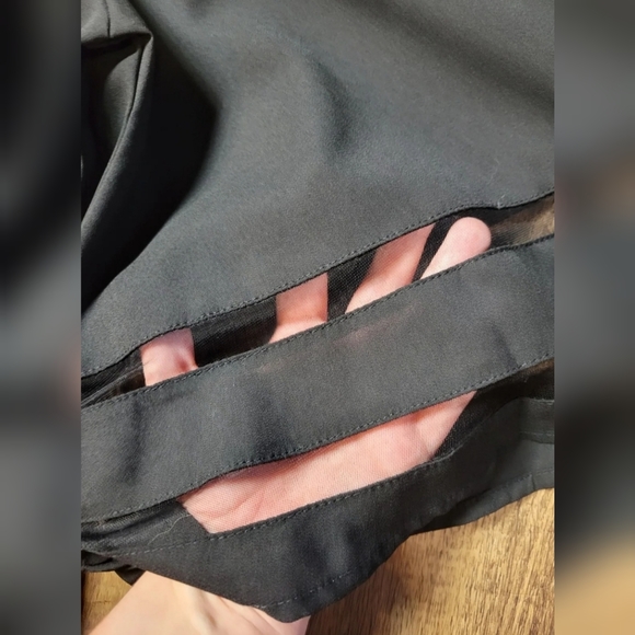 Bell sleeve top - Picture 3 of 8